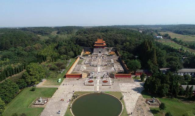 乙巳,上谕礼部曰:"朕承天眷,嗣祖丕基.坤宫不可无继,主母不可缺人.