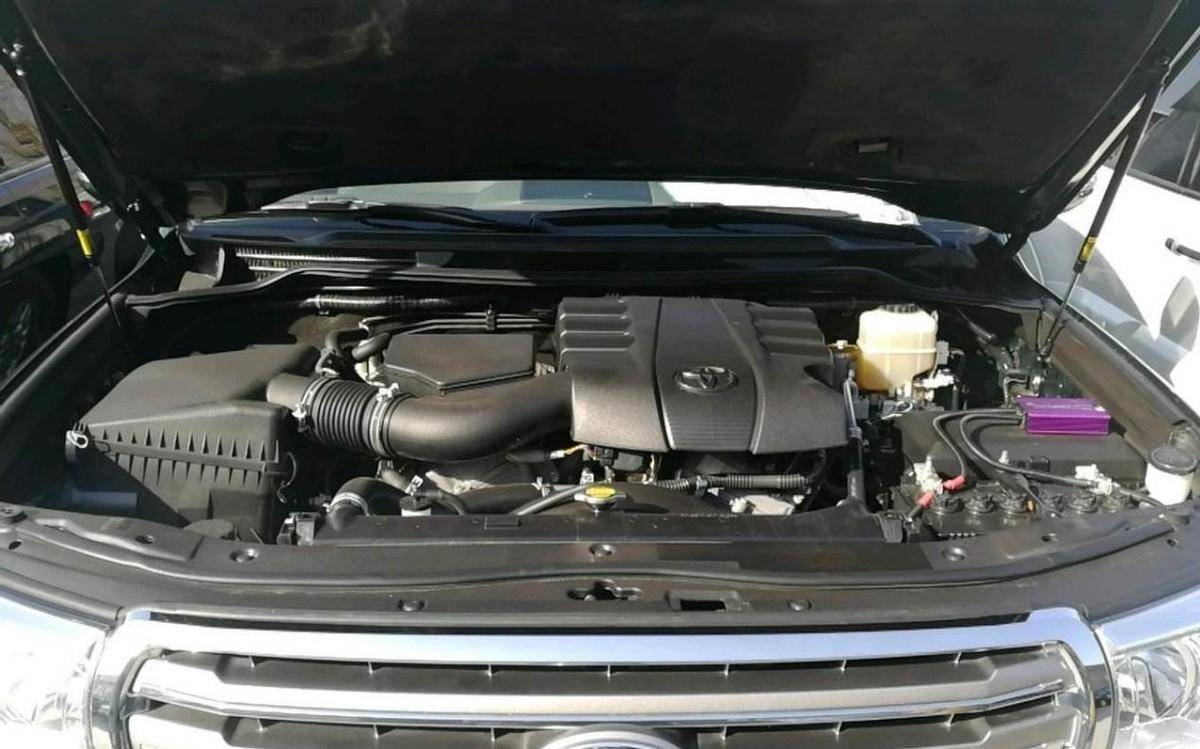 但是超过2.6吨的车身,275匹的马力的发动机确实是有些不够用.