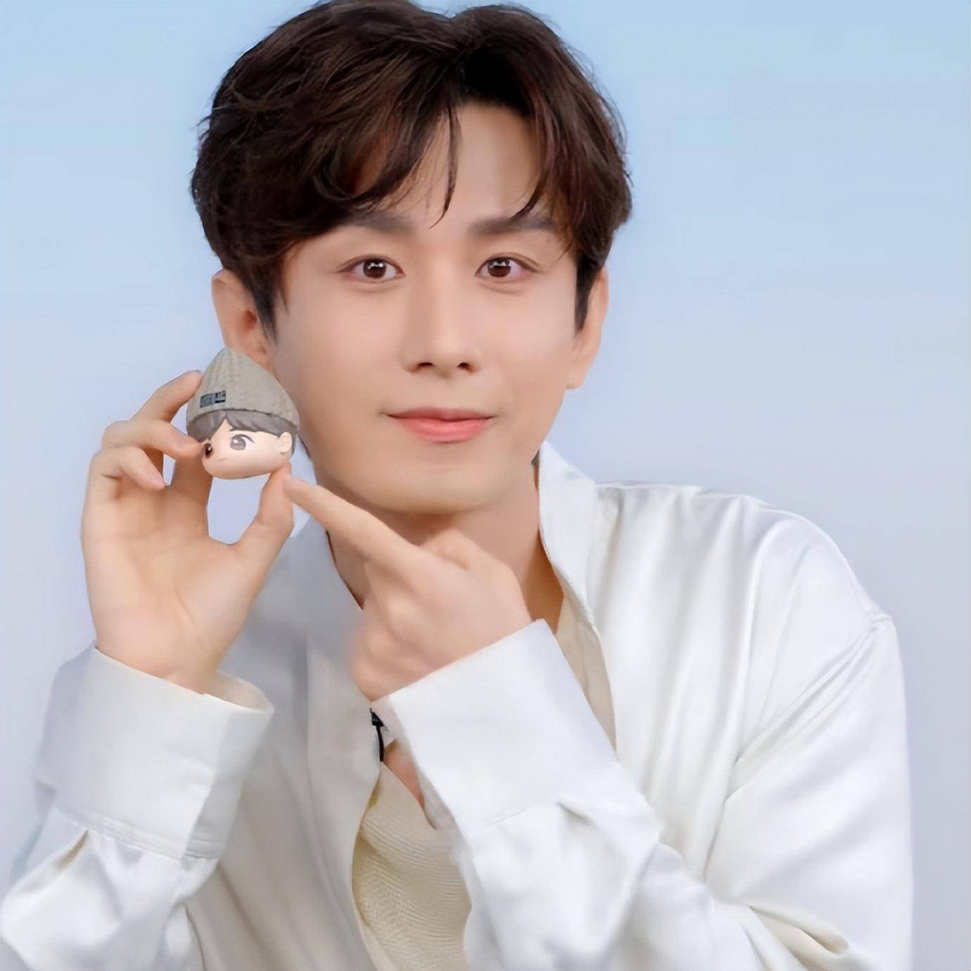 原创325娱新瓜张艺兴肖战成毅赵露思檀健次龚俊陈都灵杨超越