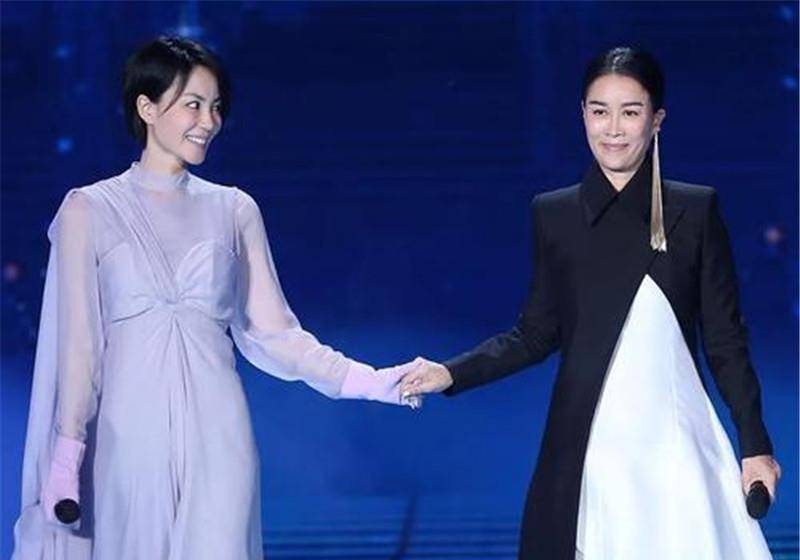 的关系也是很不错的,而小林青霞和王菲,还有谢霆锋三个人之间的事情