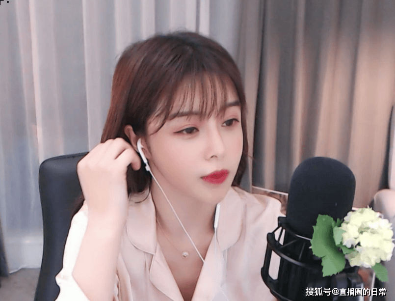 网红脸不再女主播苏恩被批整容失败霸气回应别关注我