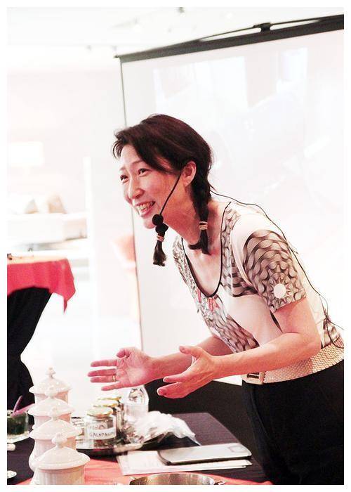 60岁知名音乐人不幸病逝,代表作有《太委屈》等名曲_郑华娟_音乐界