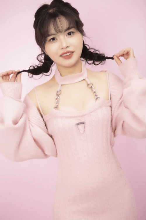 模特杨燕敢于突破自己签约新挑战