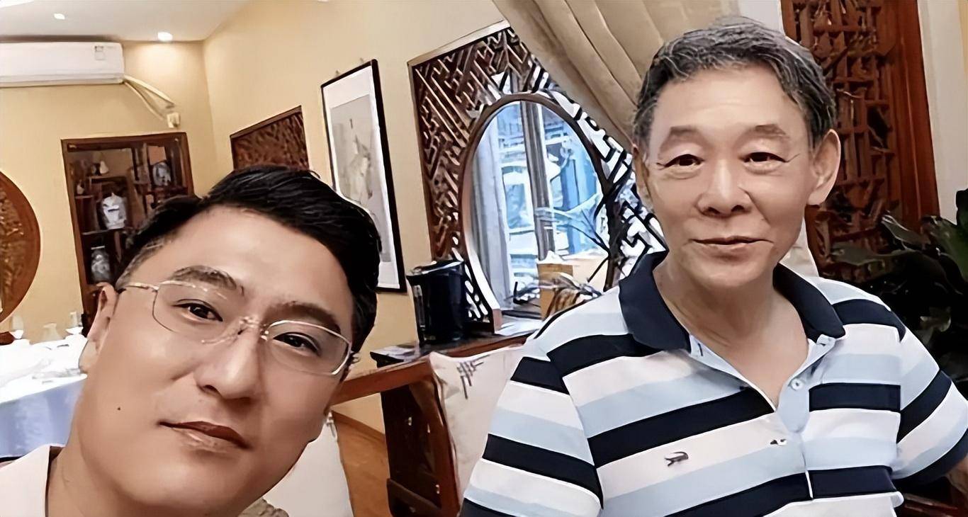 "演员"李光复:住上亿四合院,娶普通妻子,如今儿子成他骄傲