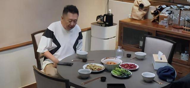 原创原创幸福三重奏开播于谦坑娃上热搜自有妙计哄儿子上幼儿园