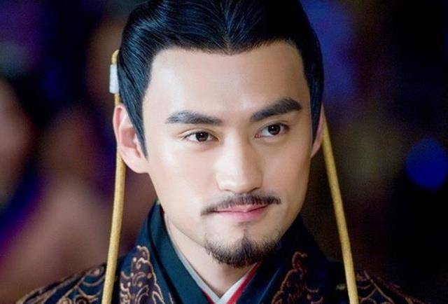 可哪知平时经常严肃指出刘秀错误的张湛,听闻这个消息后,在朝堂当即