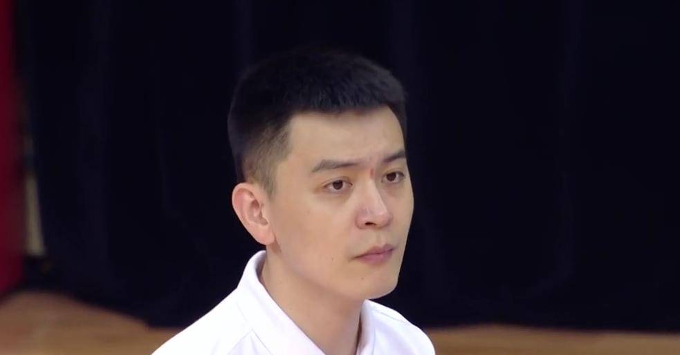 三分雨下内外结合浙江团队篮球拿下辽宁