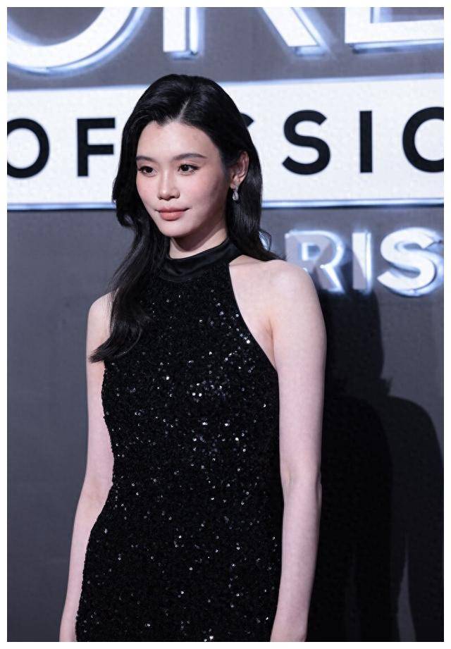 原创高手社会的等级衡末尾的明星家属皆向谢梦瑶传羡