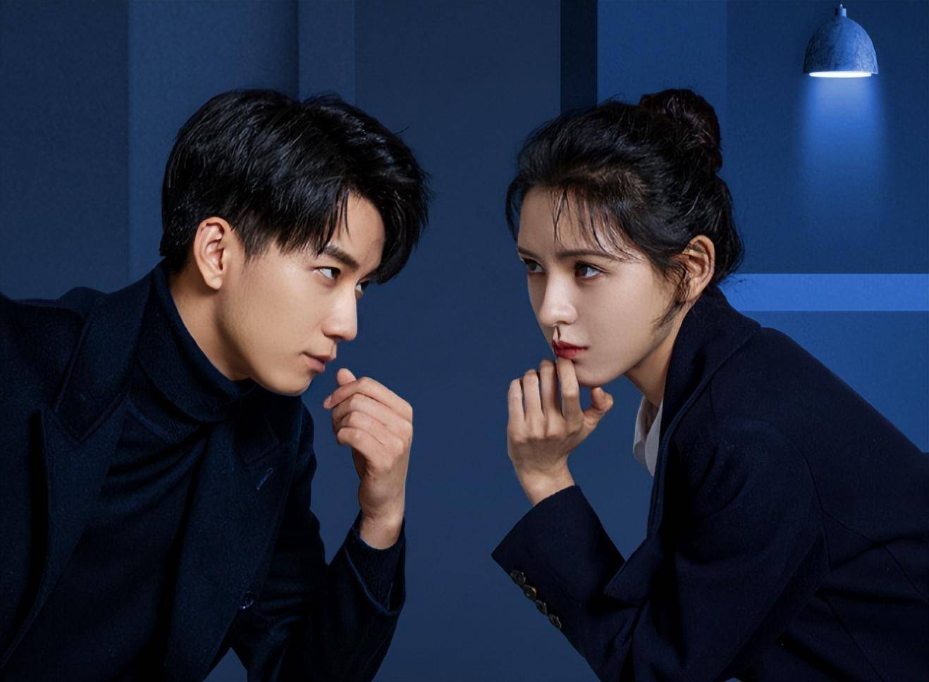 前不久,《难哄》正式开机,在这部剧中,白敬亭饰演"桑延",章若楠是按"