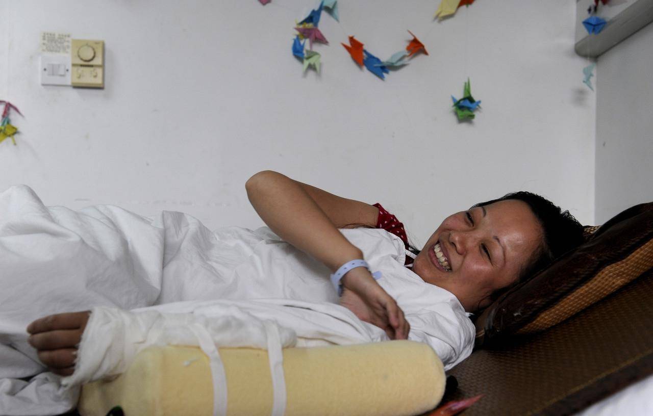 吴菊萍:用双手接住2岁坠楼女孩托起生命,感动中国"最美妈妈"