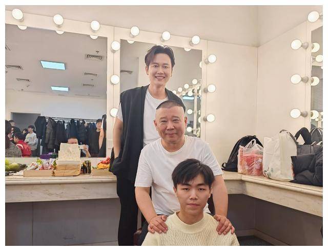 岳云鹏凌晨发文引网友热议岳哥副业尤为抢眼与主业齐飞