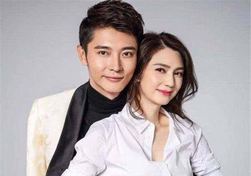 原创洪欣晒全家福证明与张丹峰从未婚姻一家四口畅玩游乐园