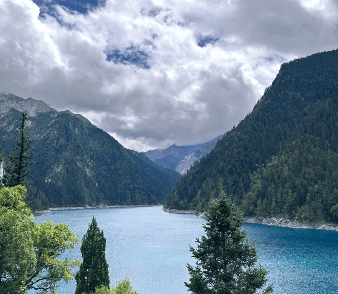 带老年人去九寨沟合适吗带老年人去九寨沟旅游攻略轻松畅游
