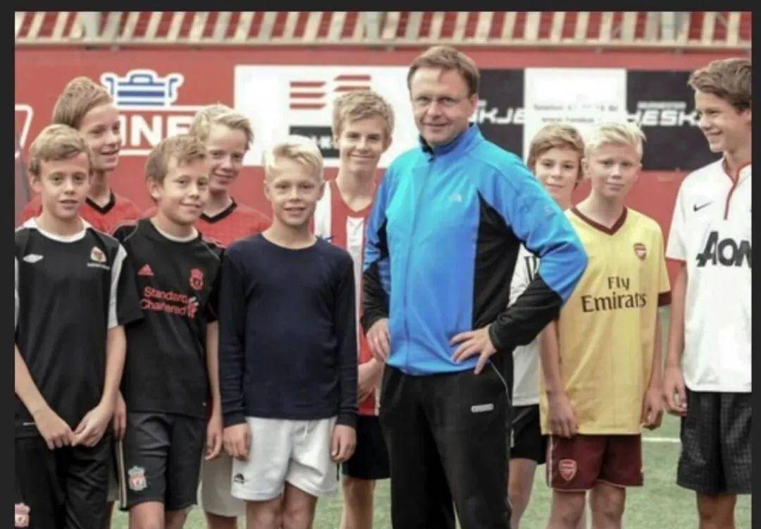 哈兰德5岁时如何发现他是超级巨星的