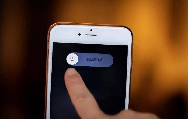 原创手机天天关机和长期不关机对手机的影响不容小觑别再做错了