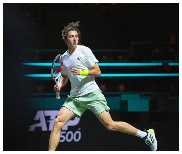 网球_身份_舍甫琴科