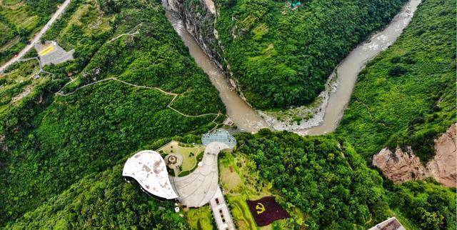 在云贵川三省也走过不少地方,我觉得主要有几个原因