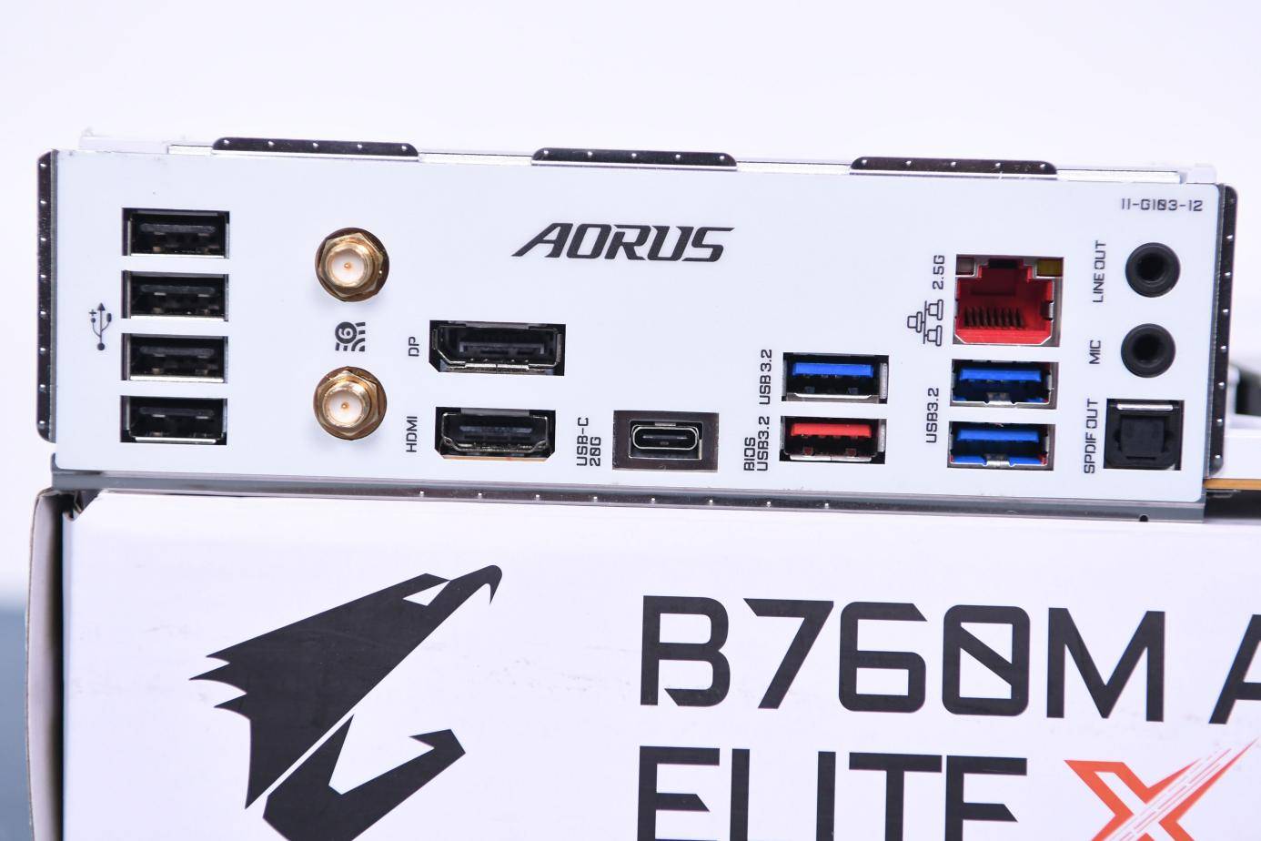 纯白色装机大赏!_主板_散热_乔思伯