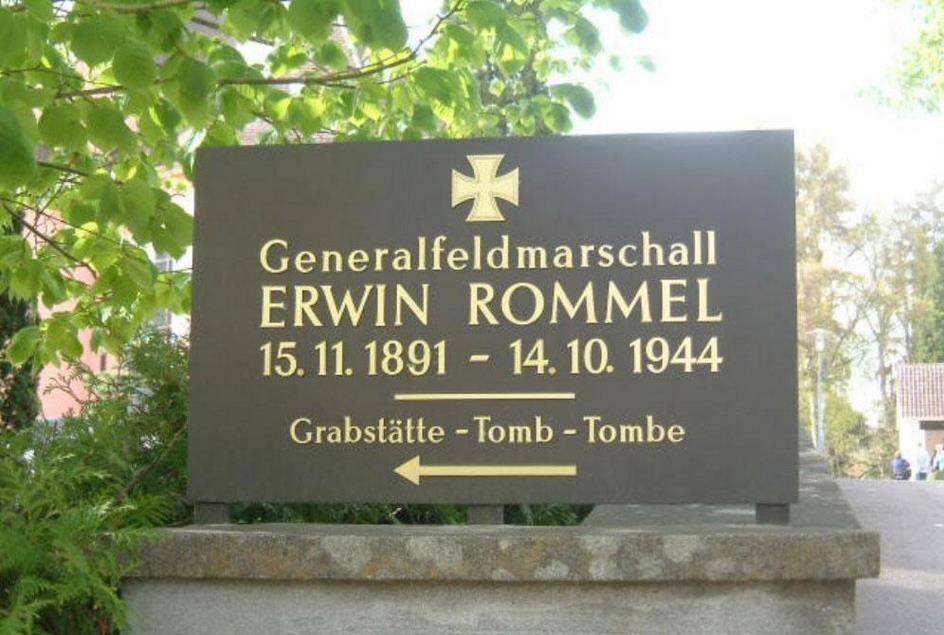 实拍沙漠之狐隆美尔墓地墓地简陋毫不起眼但鲜花常年开放