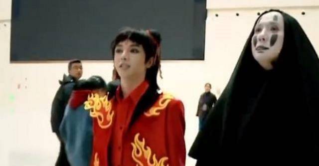 原创王牌5沈腾无脸男妆买东西时有谁注意路人反应太真实了