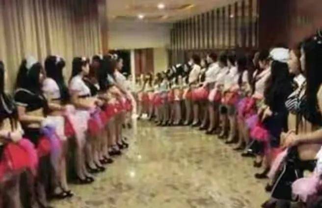 据不完全统计,仅仅一年下来,太子桑拿房的100个技师就可以给梁耀辉挣