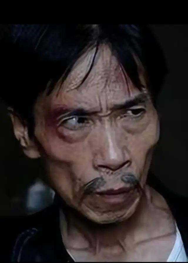 吴刚堪称"老干部专业户",无论是《人民的名义》中的达康书记,还是