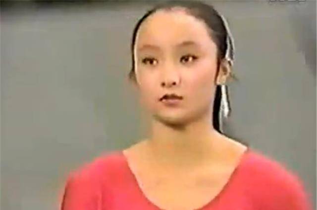 中国第二个女子体操世界冠军17岁巅峰期退役如今只能落魄啃老