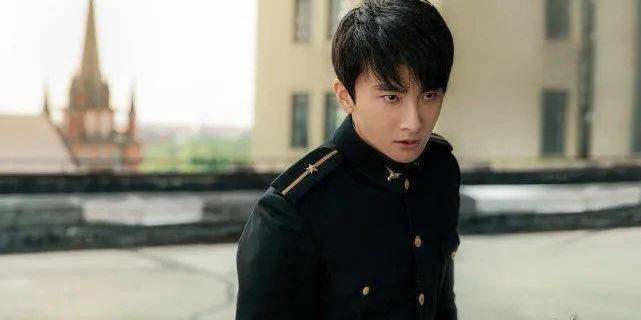 原创原创隐秘而伟大中的90后演员牛骏峰童星出道金晨是北舞校花