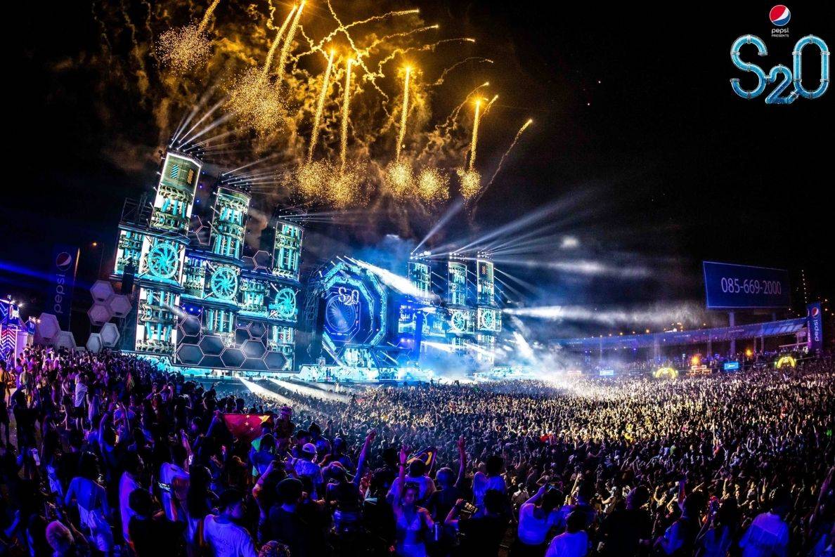 永久免签 非遗新秀,泰国史上最长泼水节这么玩最带劲!