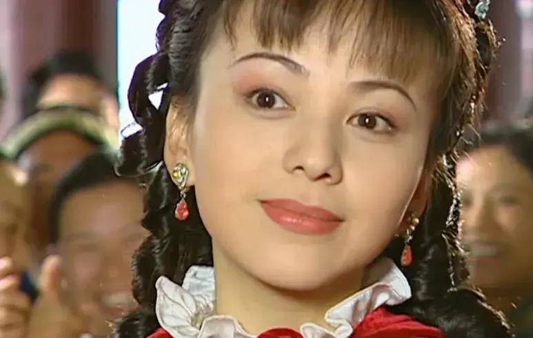 54岁"雪姨"乘风破浪:35岁生子,历经2段婚姻,如今单身很快乐_王琳_角色