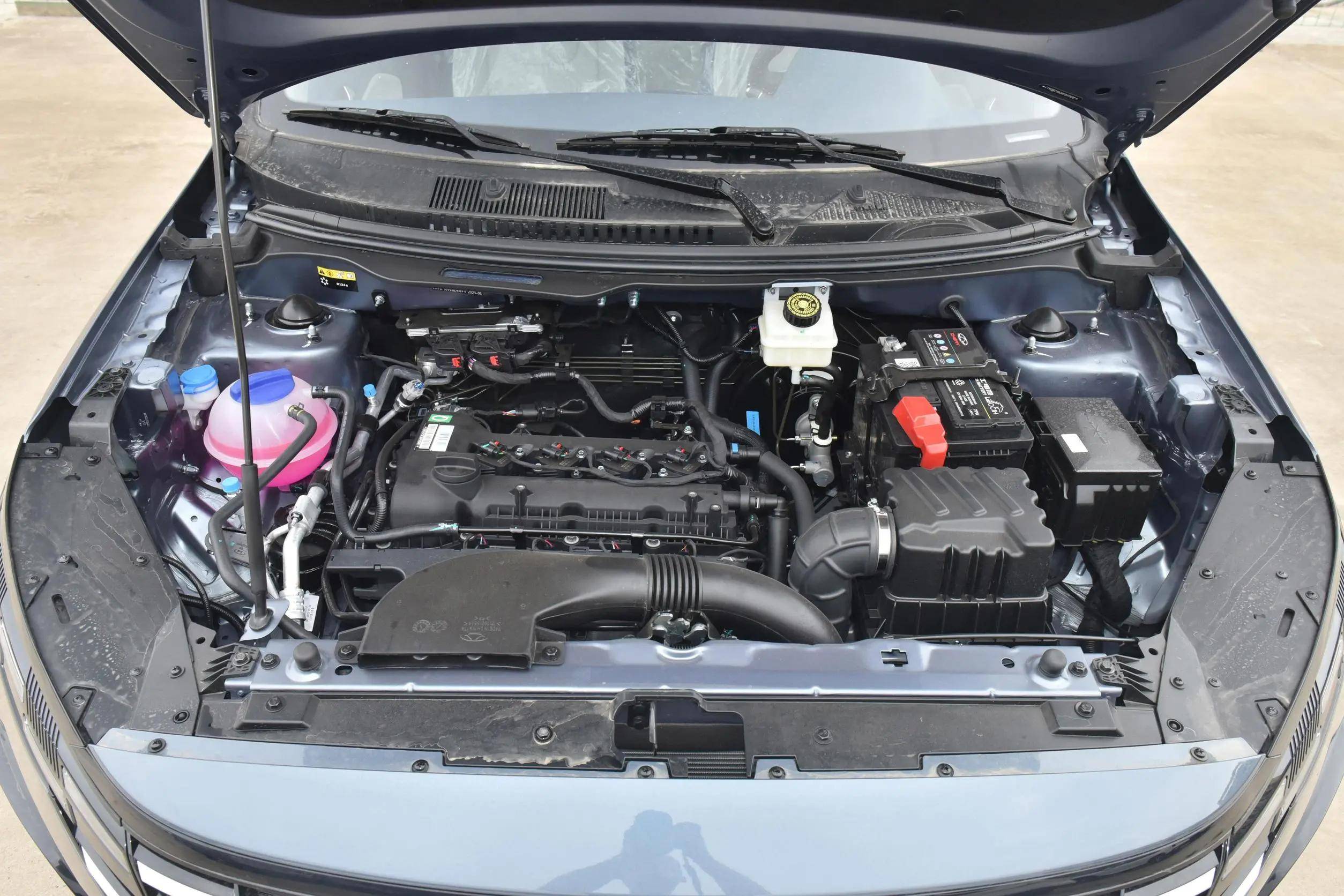 5l自然吸气发动机,发动机达到116马力,最大扭矩为143牛米,传动系统为