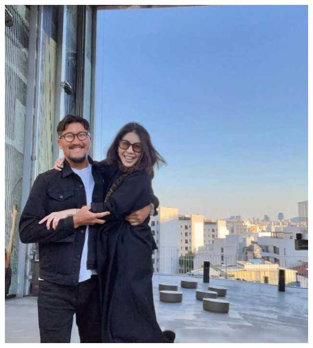 许茹芸庆祝韩国老公生日,素颜出镜神似30岁,夫妻情深_姐姐_崔栽诚