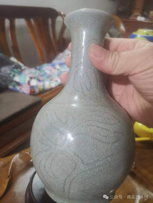 藏品桥藏品艺术网会员藏品汝窑天蓝釉刻花鹅颈瓷瓶鉴赏