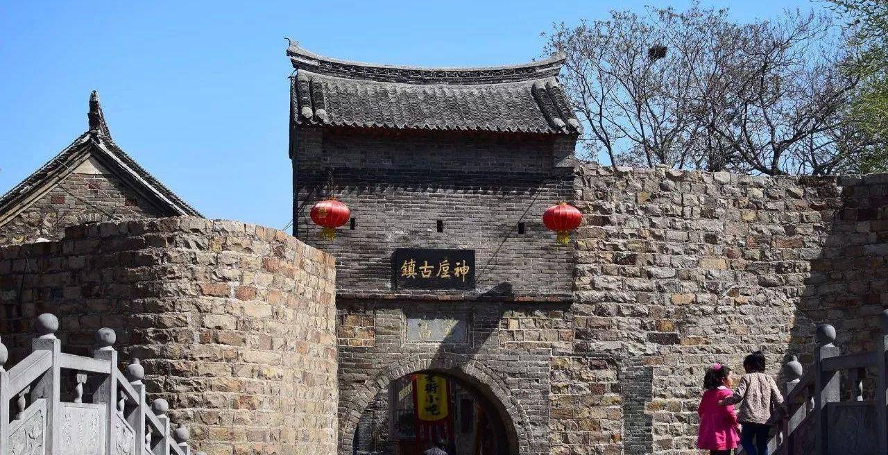 坐落在河南古镇并不算多,而被称为"钧瓷之都"的神垕镇就在这里.