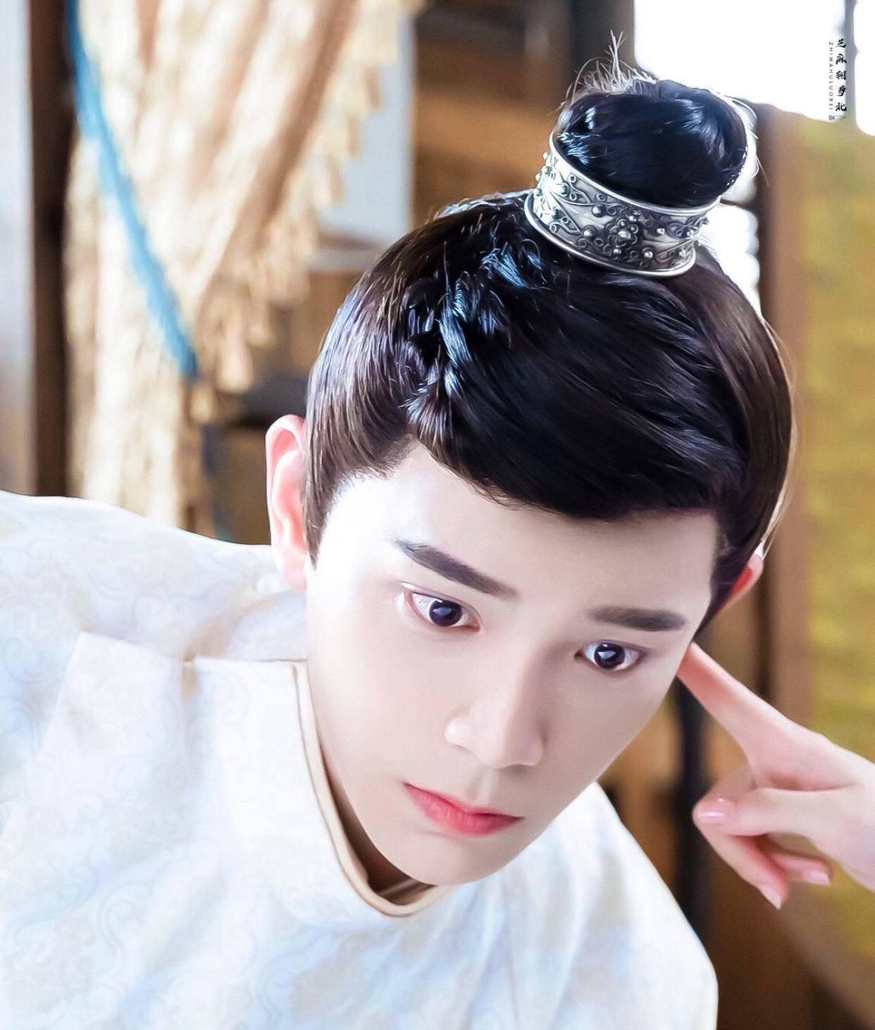 原创丁禹兮看咖位下菜碟不回陈芊芊中配角留言只和主角赵露思互动