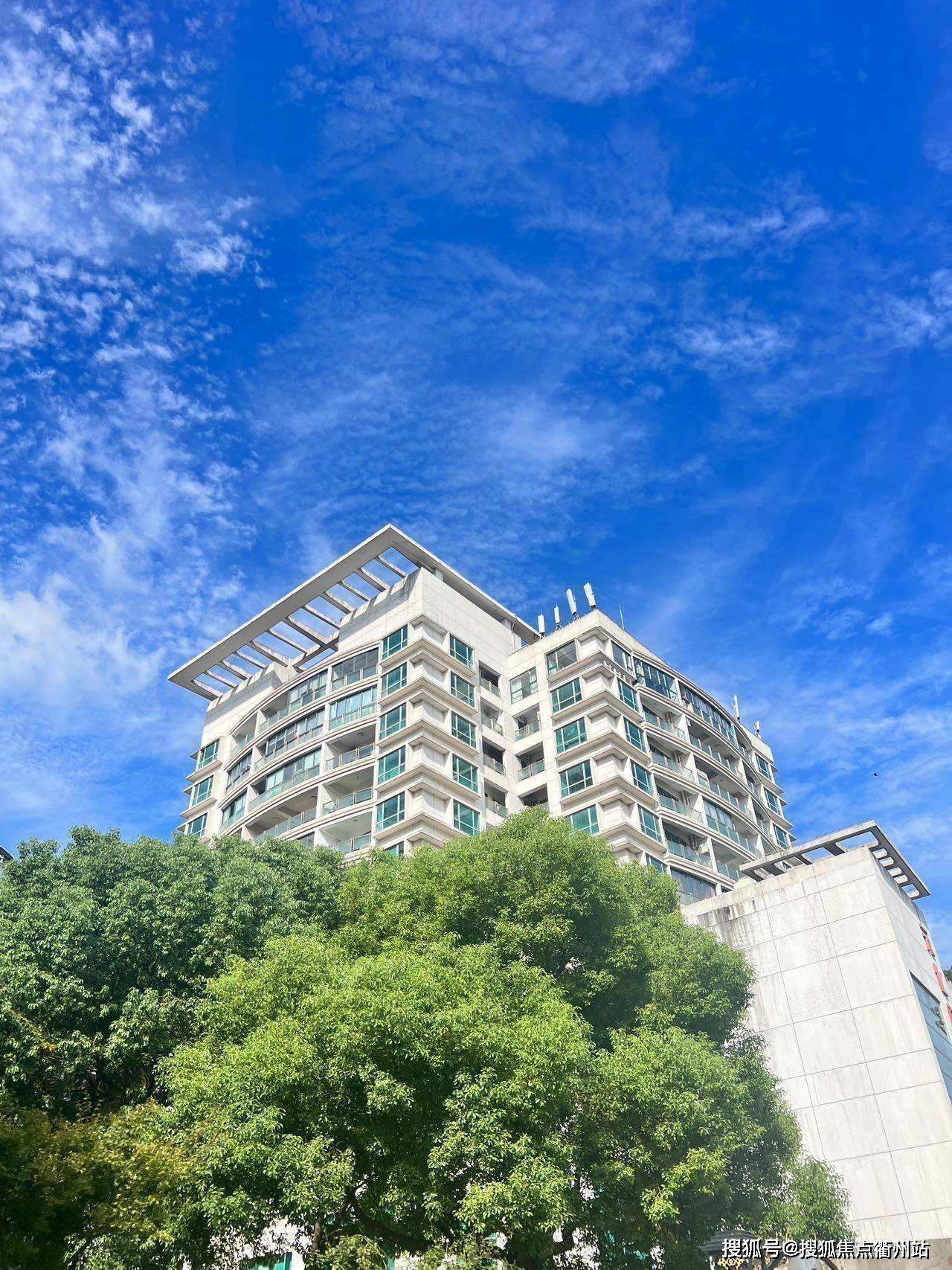 长宁区天山大厦公寓简介户型价格面积通燃气现房公寓