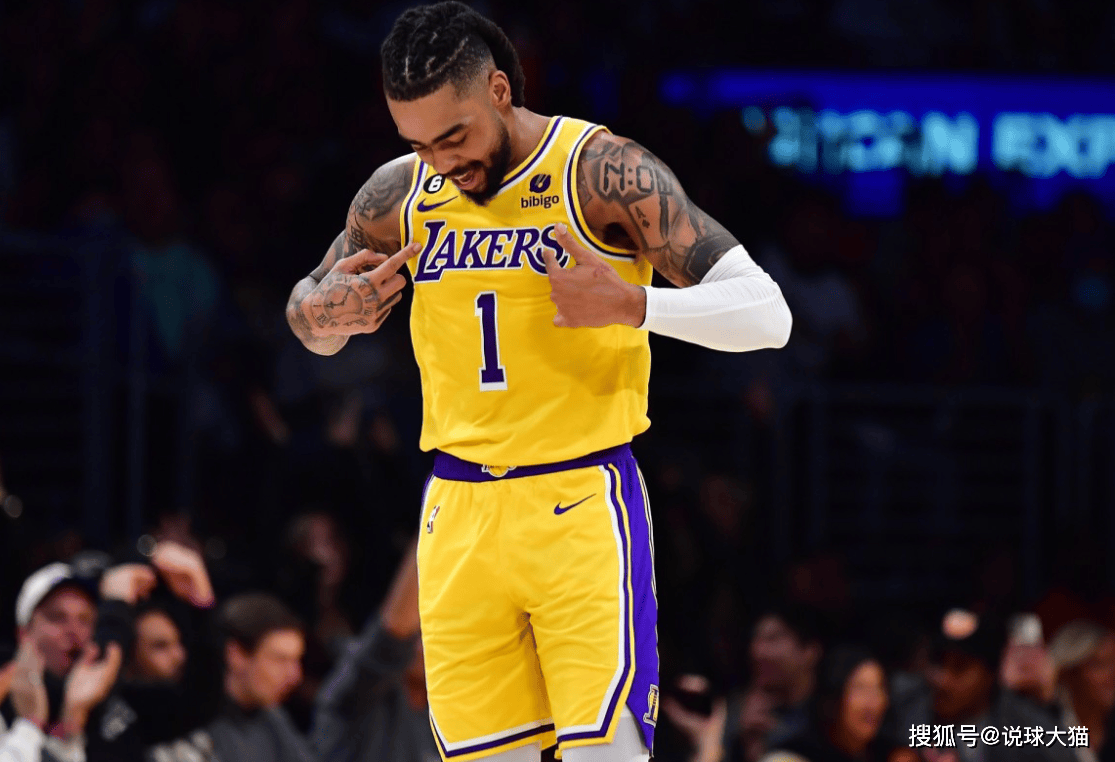 原创球队单赛季三分最多球员勇士库里湖人水拉火箭哈登骑士呢