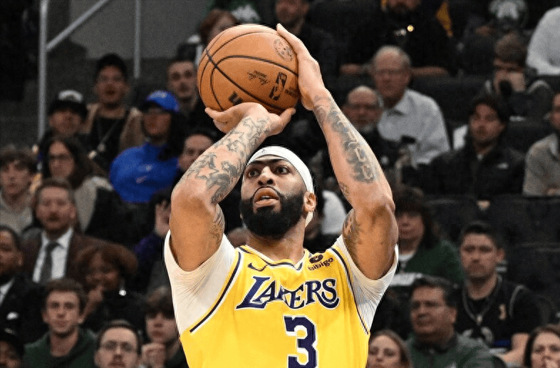 浓眉只怵欧洲中锋,两赛季拿捏字母哥,罚球一项就完胜太多