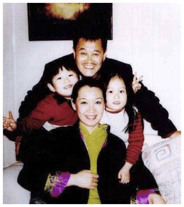 被赵本山抛弃的葛淑珍,从洗碗工蜕变为百万富婆,人生逆袭揭秘