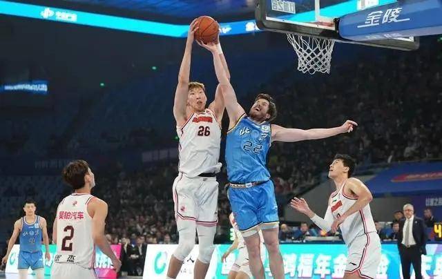 华南虎正常比赛压着北京鸭打,最大领先对手多达20分尽管如此,但是杜锋