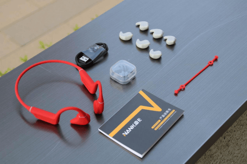 水下蓝牙耳机哪个好？四款热门游泳训练水下耳机强力推荐！