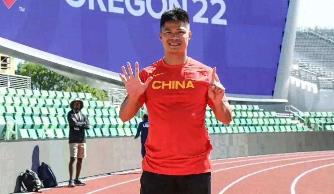 苏炳添室外赛季首冠! 38秒99,4x100米接力我们队夺冠!