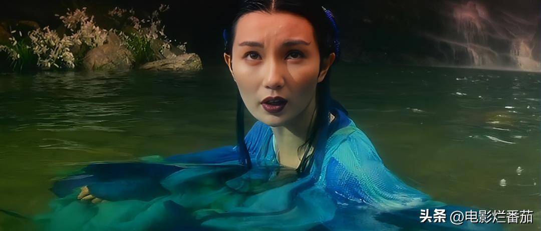原创徐克的青蛇香艳撩人原来张曼玉玩的尾巴藏着这么深的暗示