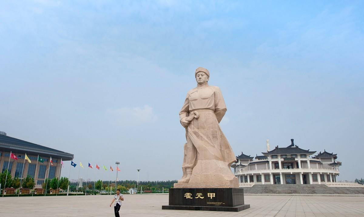 原创霍元甲墓地占地500亩投资2亿元扩建如今规模宏大堪比皇帝陵