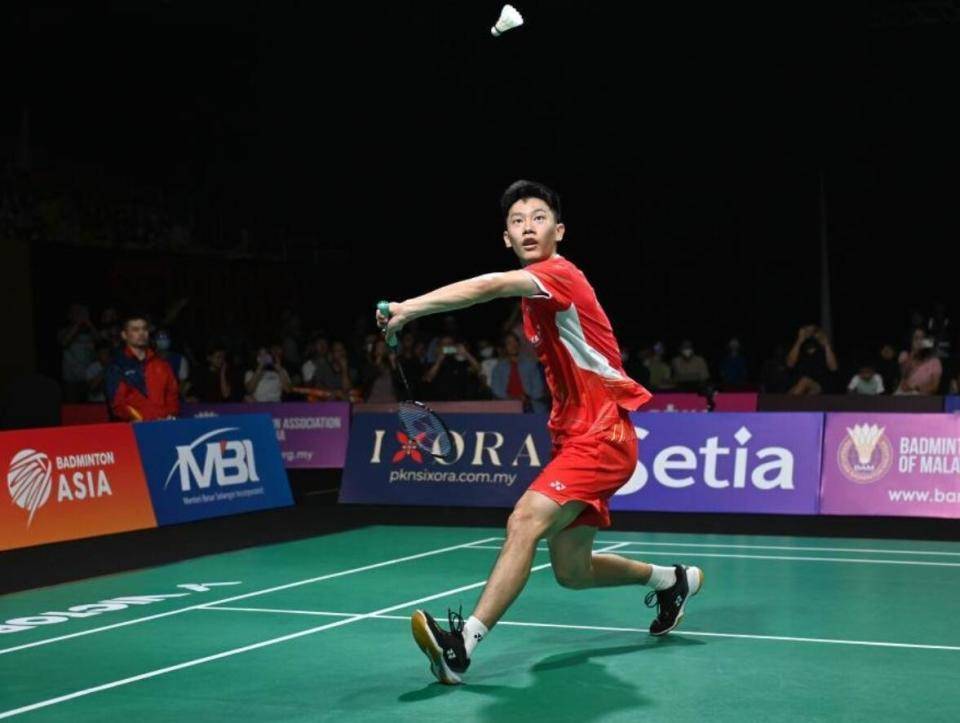 羽球马德里大师赛中国四对双打进16强张弛一人扛双项雷兰曦男单出局