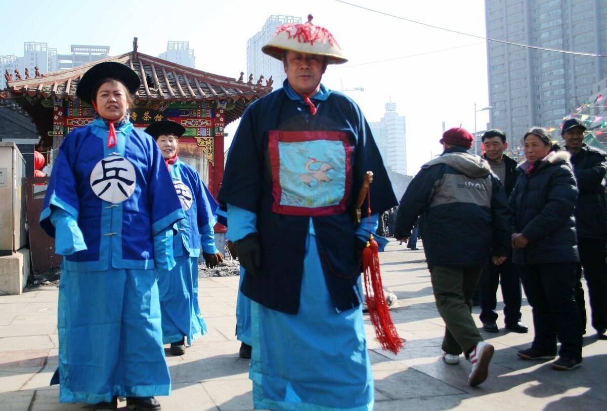 原创清兵衣服上有兵丁卒勇不同的字代表天差地别的地位