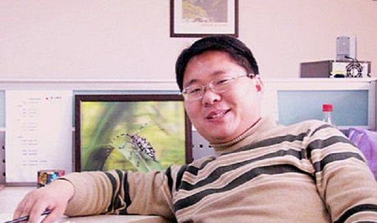 他在上学期间就十分关注被河南电视台调查记者付振中揭露的"山西黑