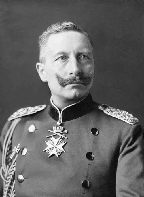 希特勒成为德国元首后如何处置了原来的德皇