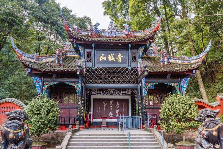 四川五天纯玩导游多少预算青城山湖导游收费标准知名导游推荐