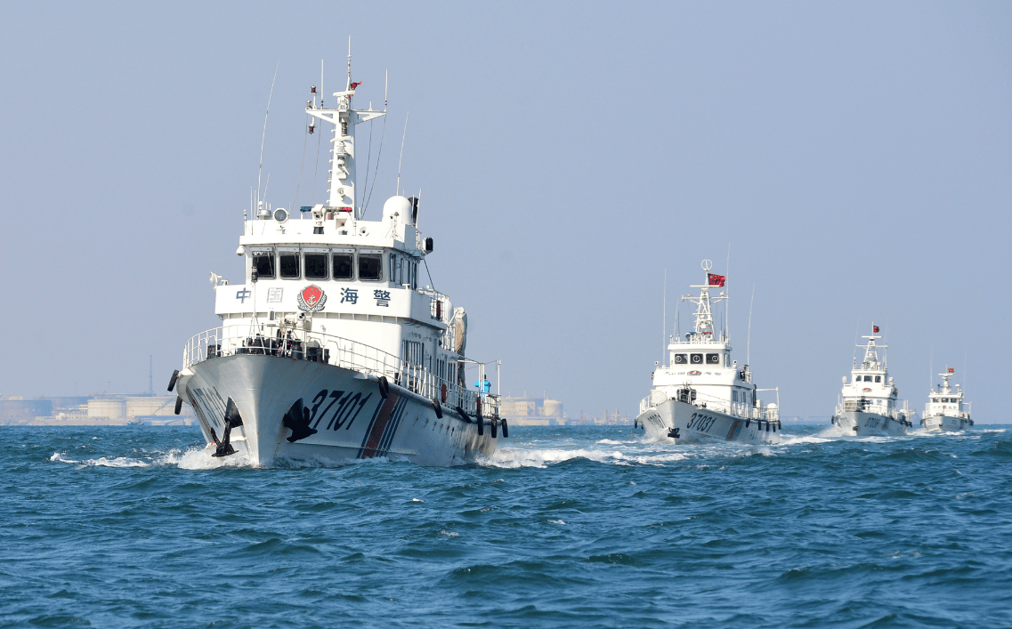 菲律宾继续玩火34人强登铁线礁中国海警迅速出手渔民也立功